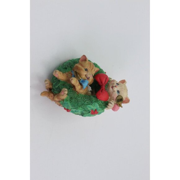1996 Carlton Cards Merry Mischief Ornament • First in Series • Cats in Wreath • - Picture 10 of 13